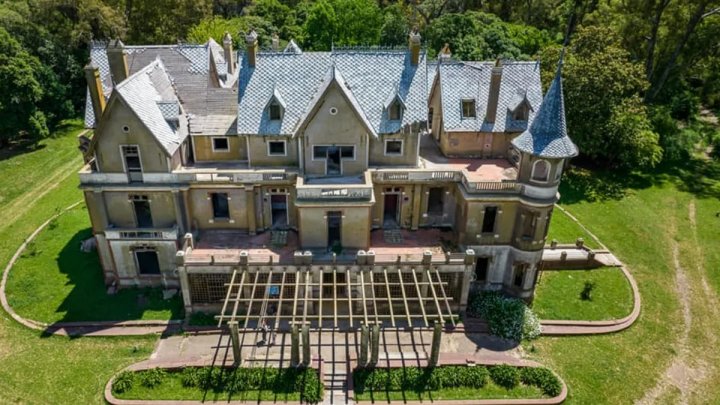 El castillo &quot;embrujado&quot; a 300 kilómetros de Capital Federal que es furor para el turismo
