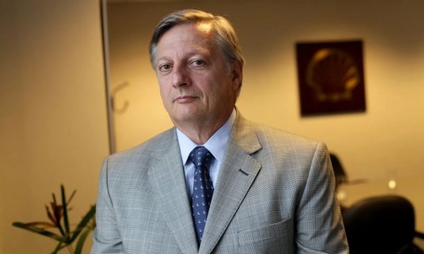 Juan José Aranguren: "Esperaría a ver la letra chica de los anuncios"