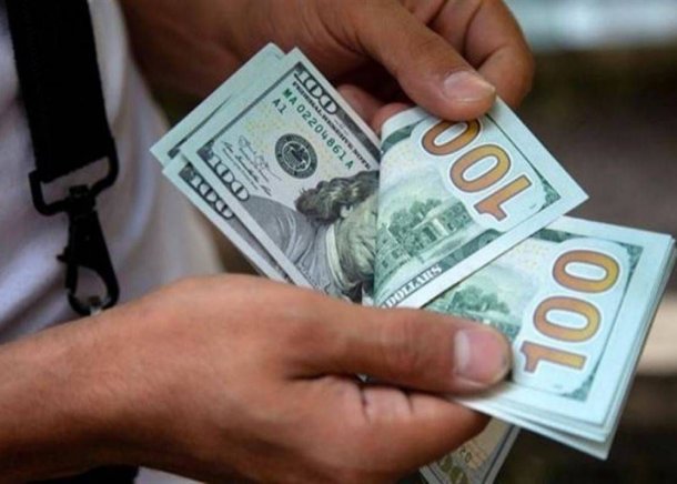 Juan Latrichano: "El aumento del dólar se debe a razones económicas y políticas"
