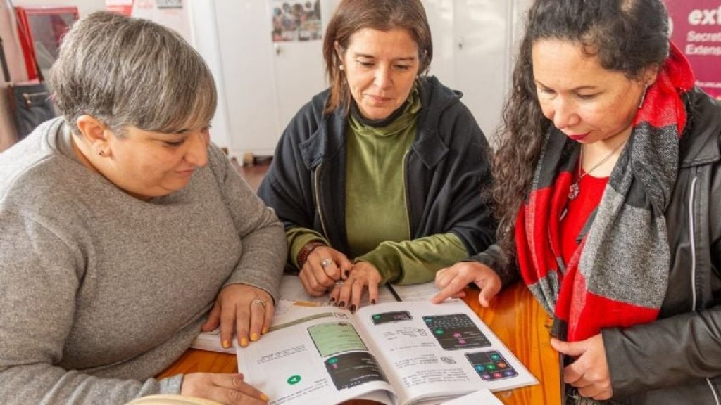 Un manual para la alfabetización digital de los adultos mayores