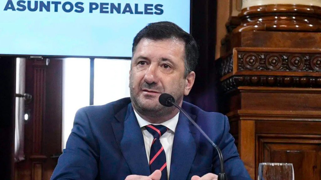 Laura Terenzano: "¿Por qué el Senador de los dólares en Paraguay está preso en un Departamento de lujo? Nadie explica por qué no viene a la argentina"