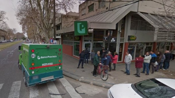 "Fue una mojada de oreja": así definió Luis Vicat, especialista en seguridad, al frustrado robo al banco en La Plata
