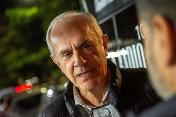 Roy Nikisch: "Capitanich no puede evitar el vínculo de amistad con Emerenciano Sena"