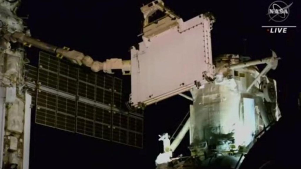 Una frecuencia de un radio taxi de Villa Martelli se filtró en la NASA: “150 de Yrigoyen”