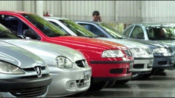 Sebastian Beato: "Los autos tienen un 53% de impuestos. Hay recuperación en la venta. Todavía no está resuelto la fabricación de patentes"