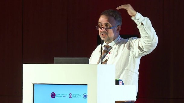 González Ballerga: "El cáncer de mama en las mujeres y el de colon es más frecuente en personas que toman alcohol"