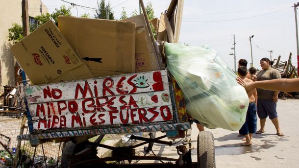 La conmovedora historia de la cartonera que terminó estudiando en la universidad