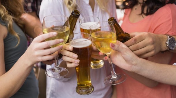 Vino, champagne o cerveza ¿Cuál tiene más calorías y cuál más alcohol?