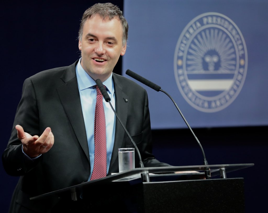 Manuel Adorni ratificó que no retirarán al embajador argentino en España: "Papelones internacionales no hacemos"