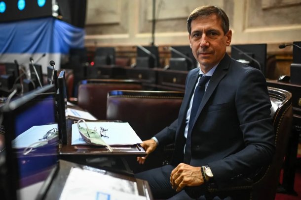 Luis Naidenoff: “El kirchnerismo duro impone la agenda, porque no hay gobierno ni rumbo”