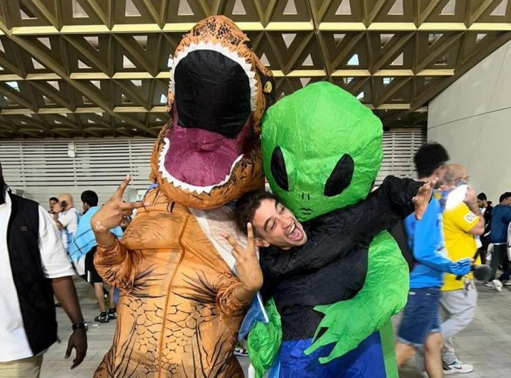 ¿Quién es el dinosaurio argentino de Qatar? El tucumano que llegó al mundial horas antes del partido de cuartos de final