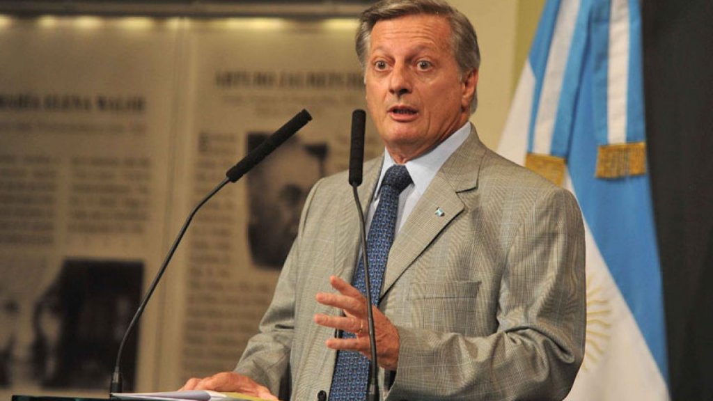 Juan José Aranguren: "Es poco transparente la quita de subsidios a las tarifas"